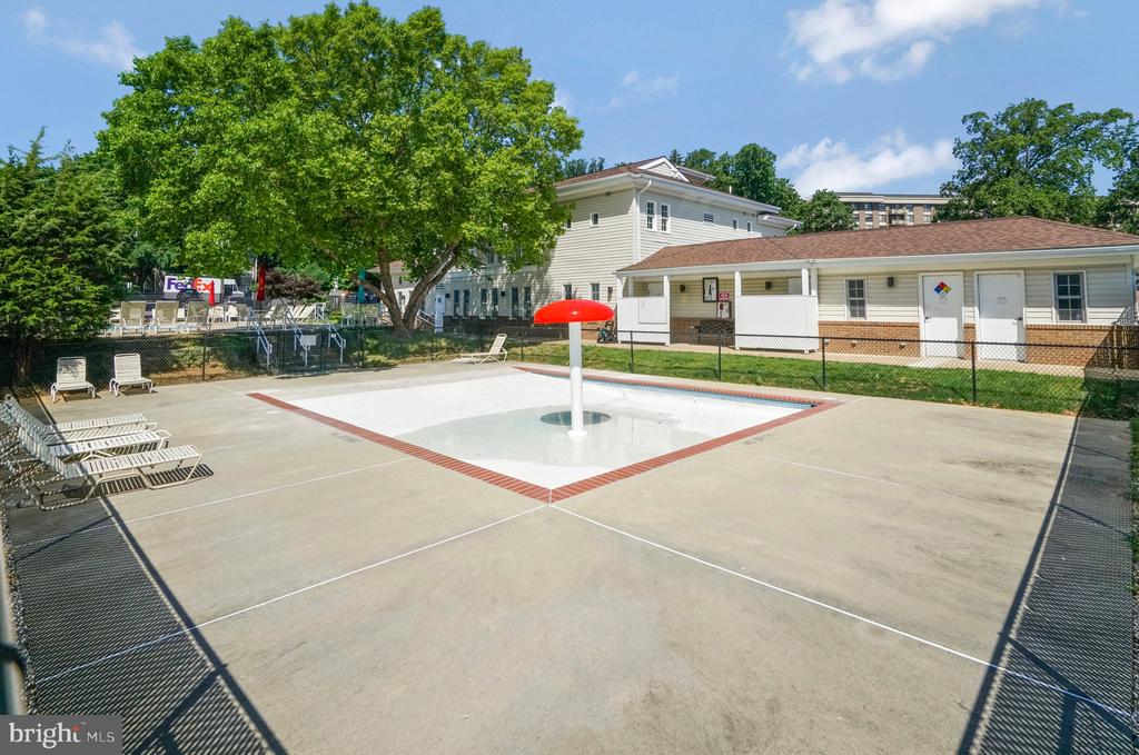 1954 Kennedy Dr #T3