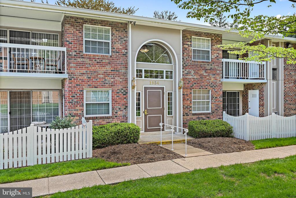 1954 Kennedy Dr #T3