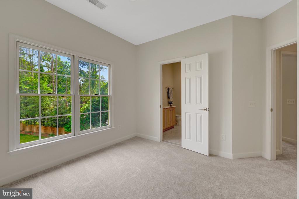 2160 Bonaventure Dr