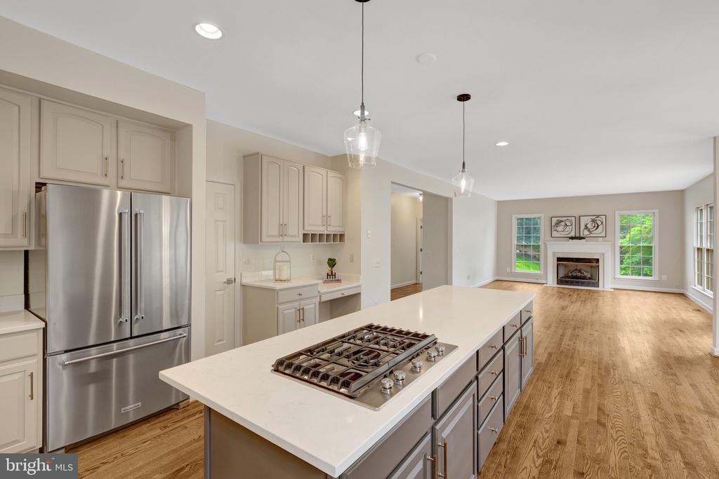 2160 Bonaventure Dr