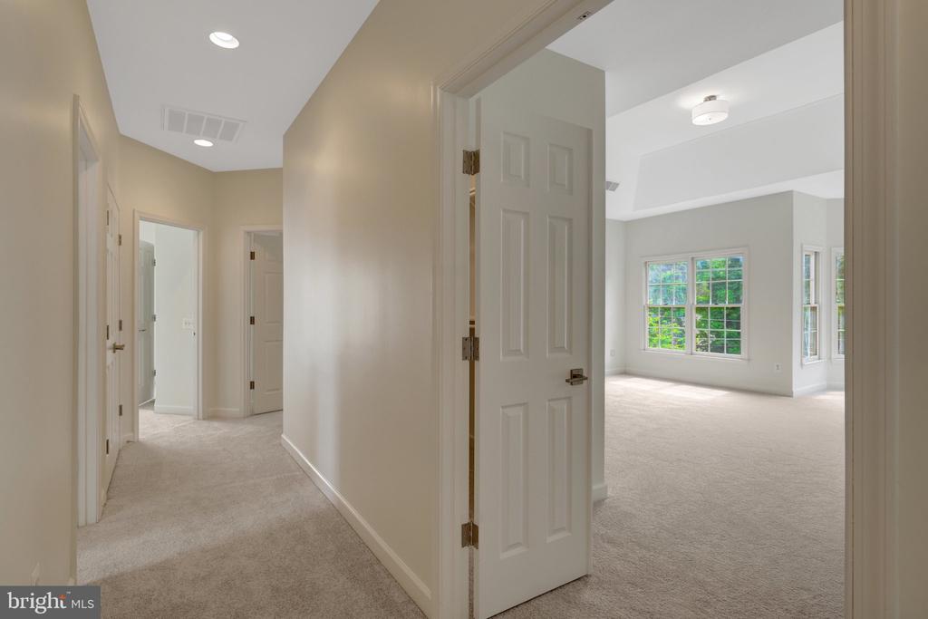 2160 Bonaventure Dr