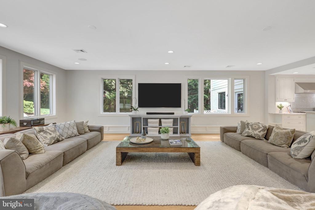2850 ROSEMARY LN