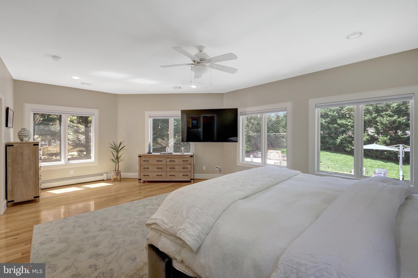 2850 ROSEMARY LN