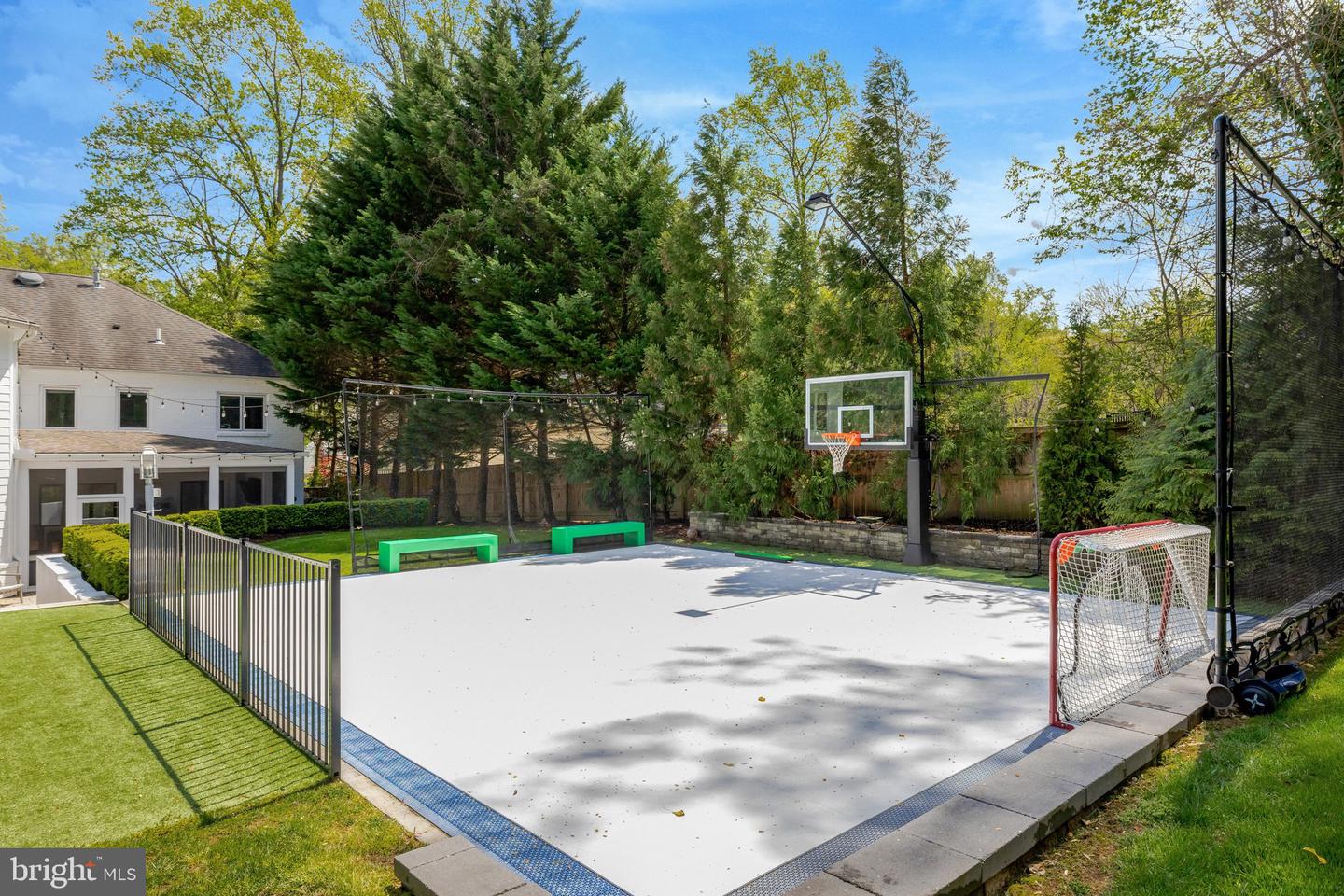 2850 ROSEMARY LN