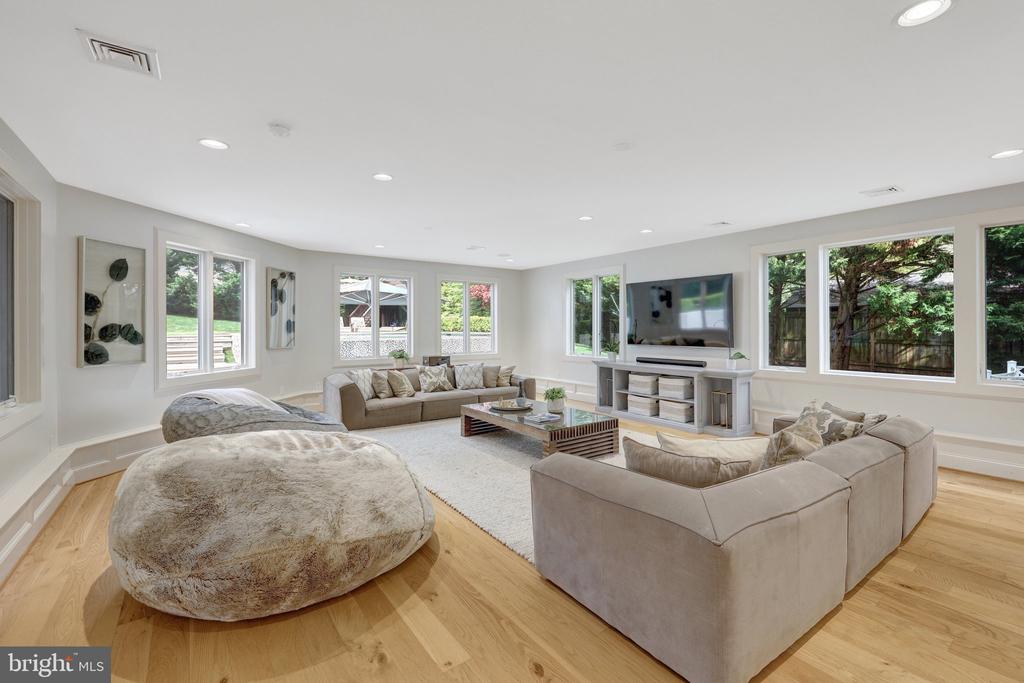 2850 ROSEMARY LN