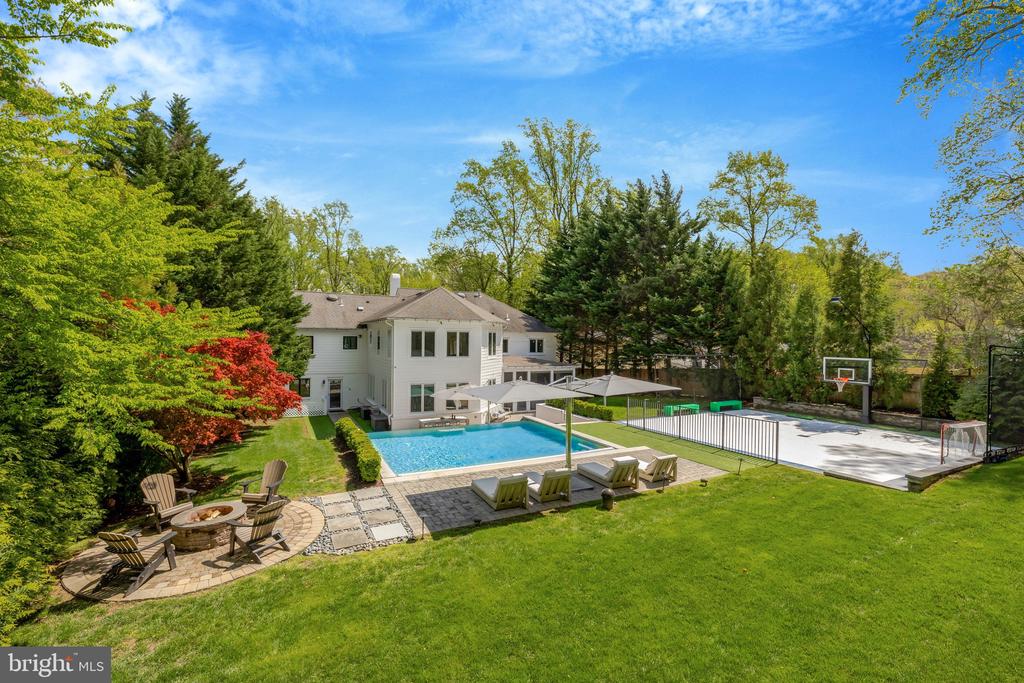 2850 ROSEMARY LN