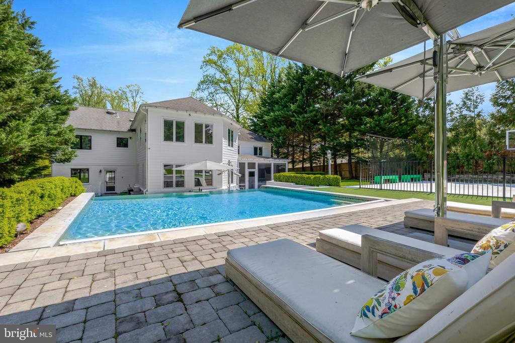2850 ROSEMARY LN