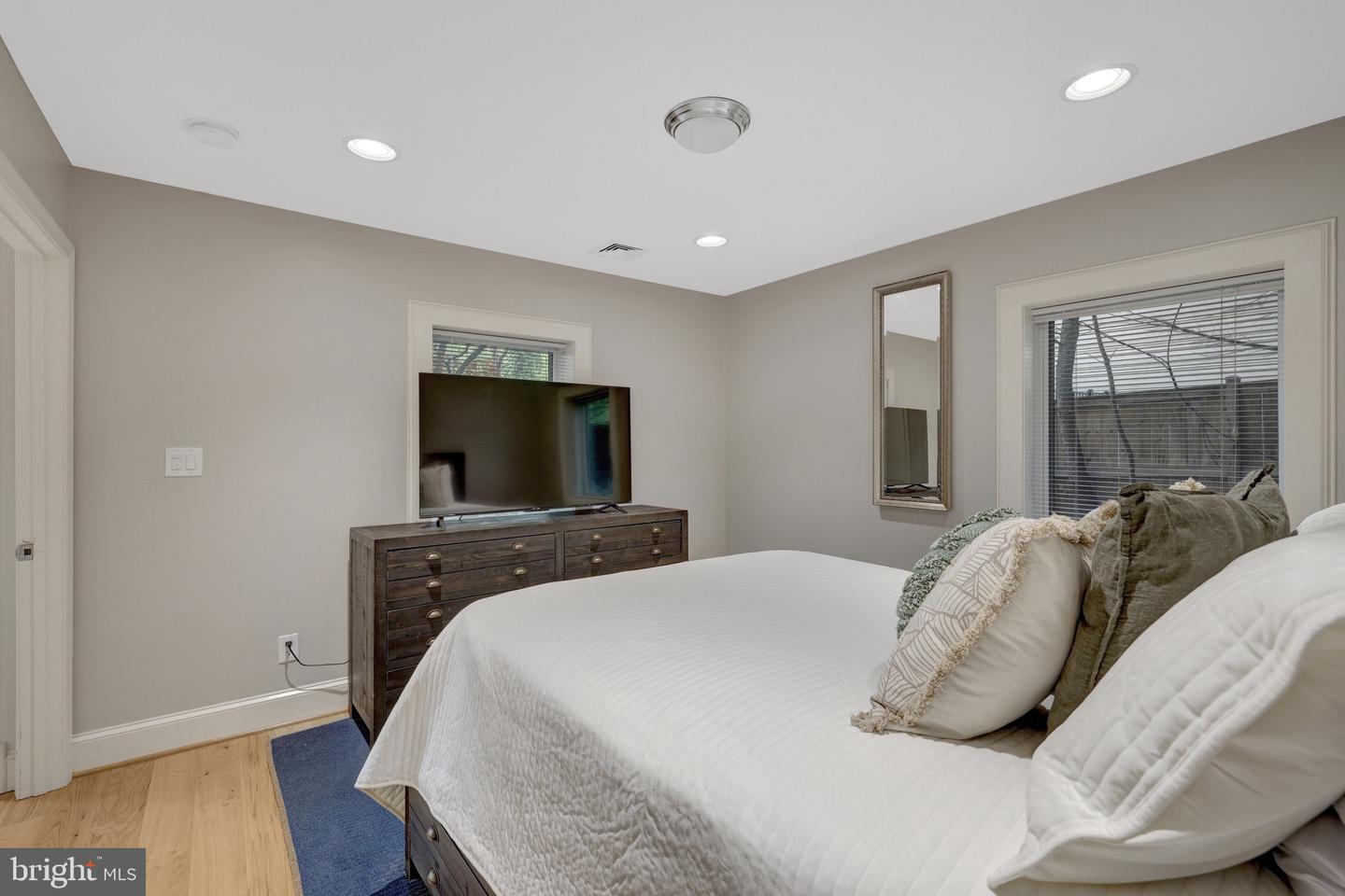 2850 ROSEMARY LN