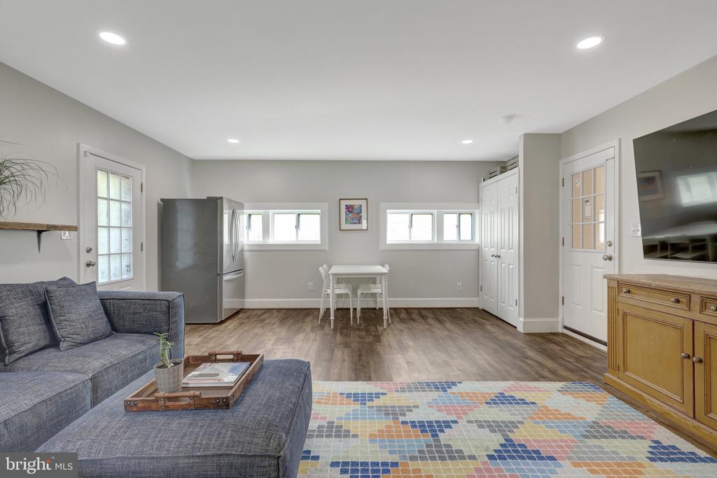 2850 ROSEMARY LN