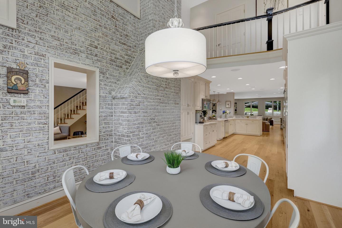 2850 ROSEMARY LN