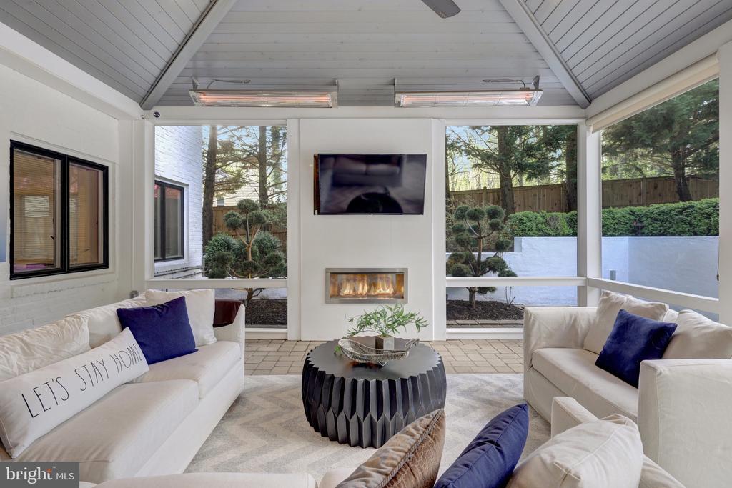 2850 ROSEMARY LN
