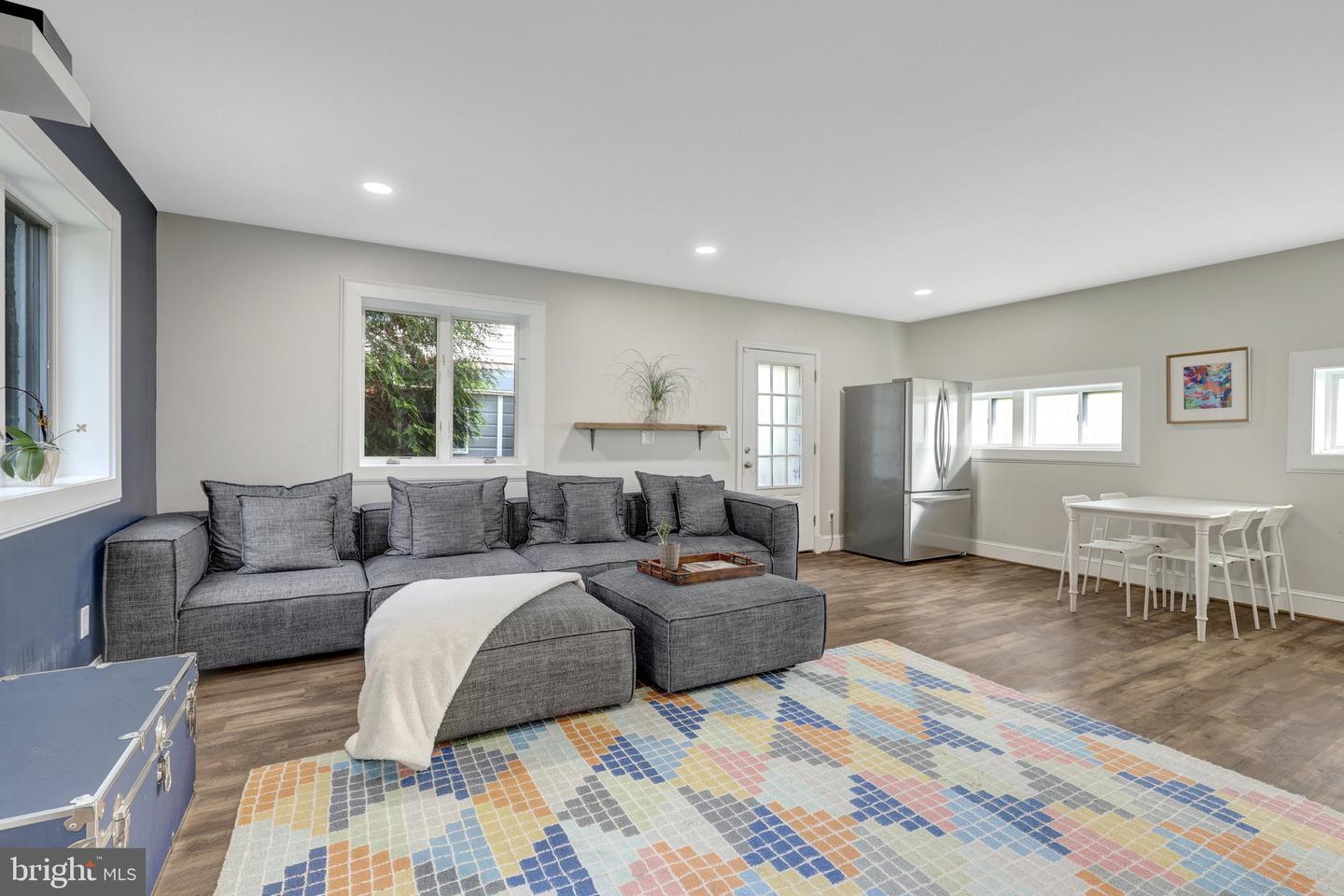 2850 ROSEMARY LN