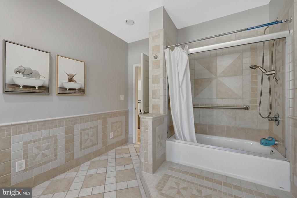2850 ROSEMARY LN