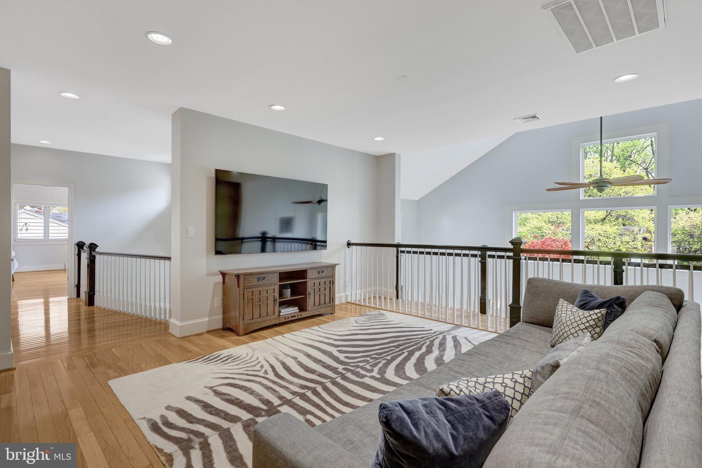 2850 ROSEMARY LN