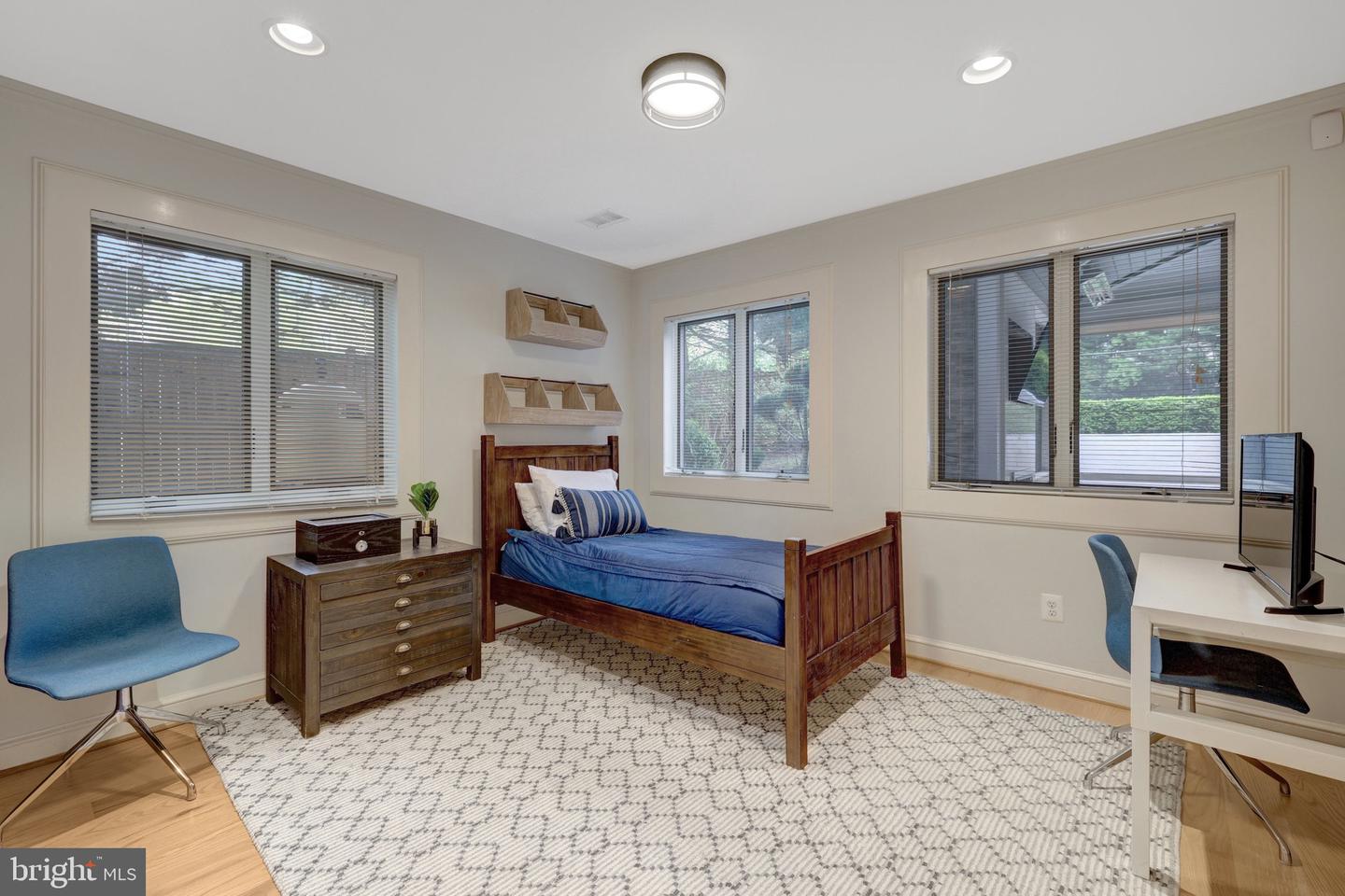 2850 ROSEMARY LN