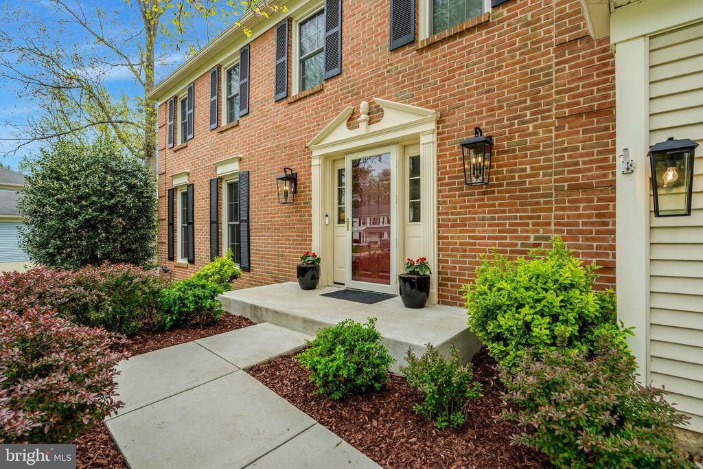 10719 OAKENSHAW COURT