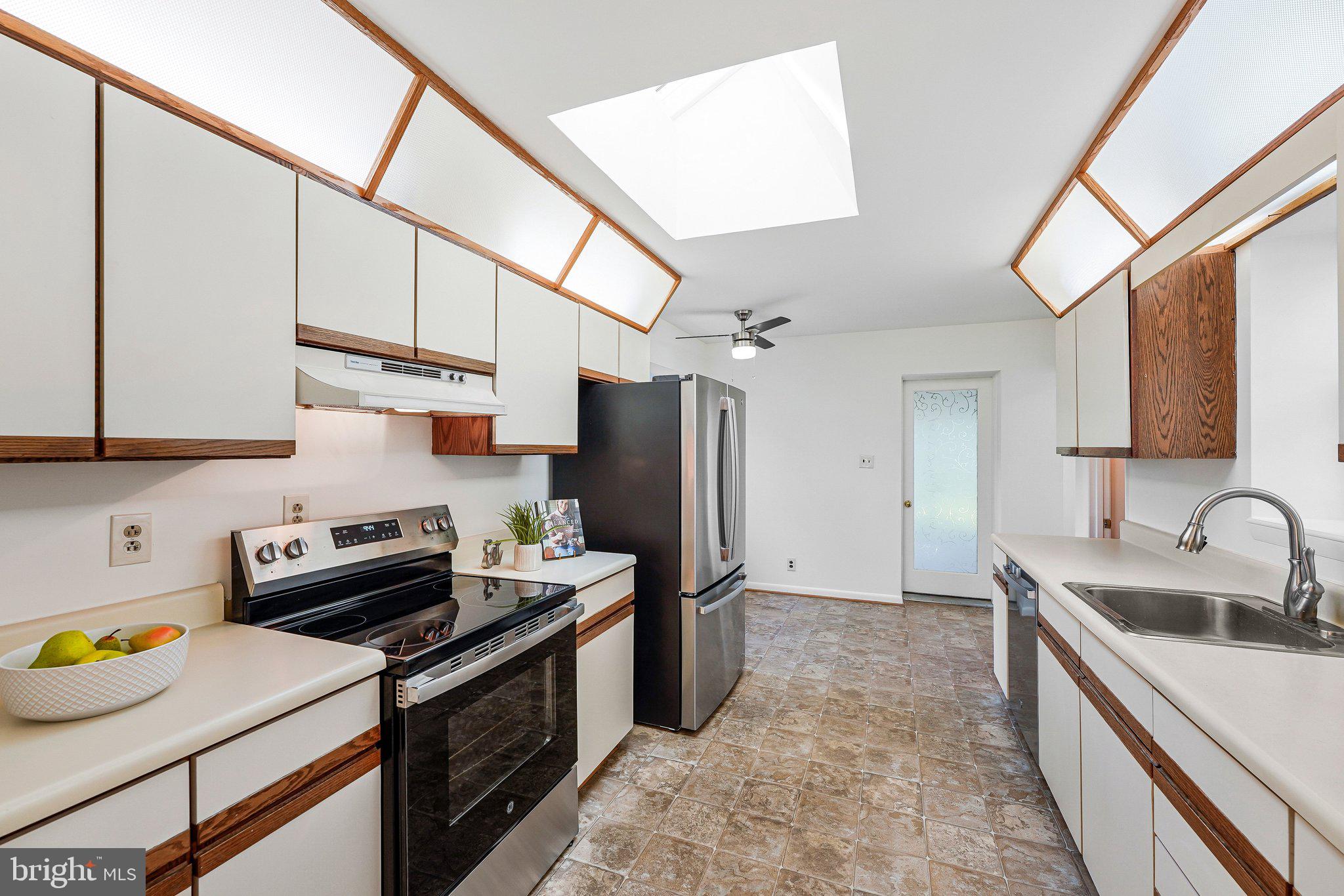2718 PIONEER LANE