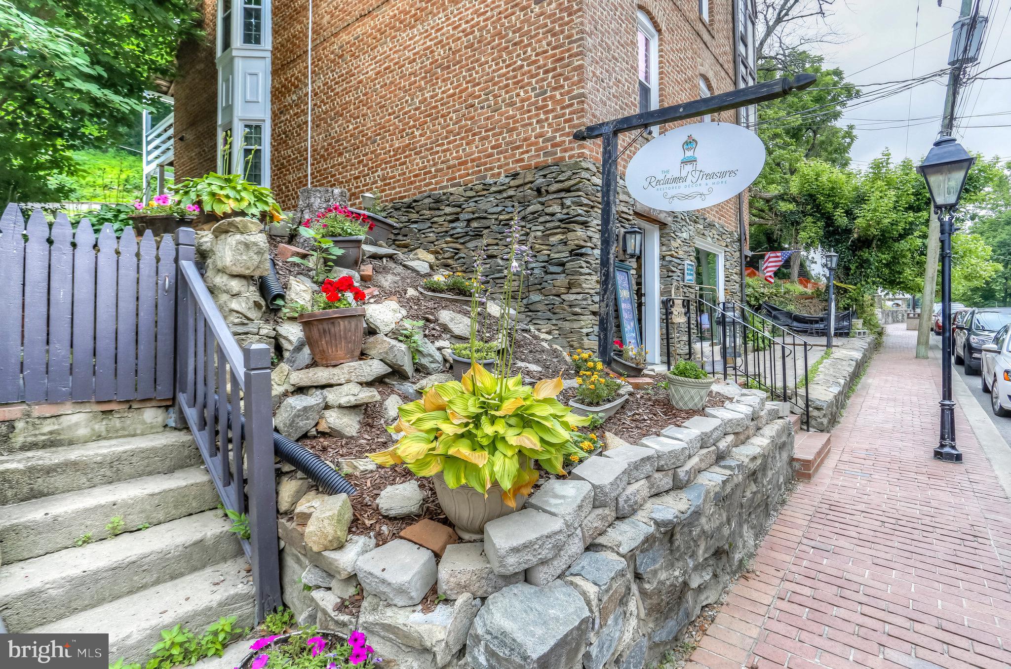 148 Washington St