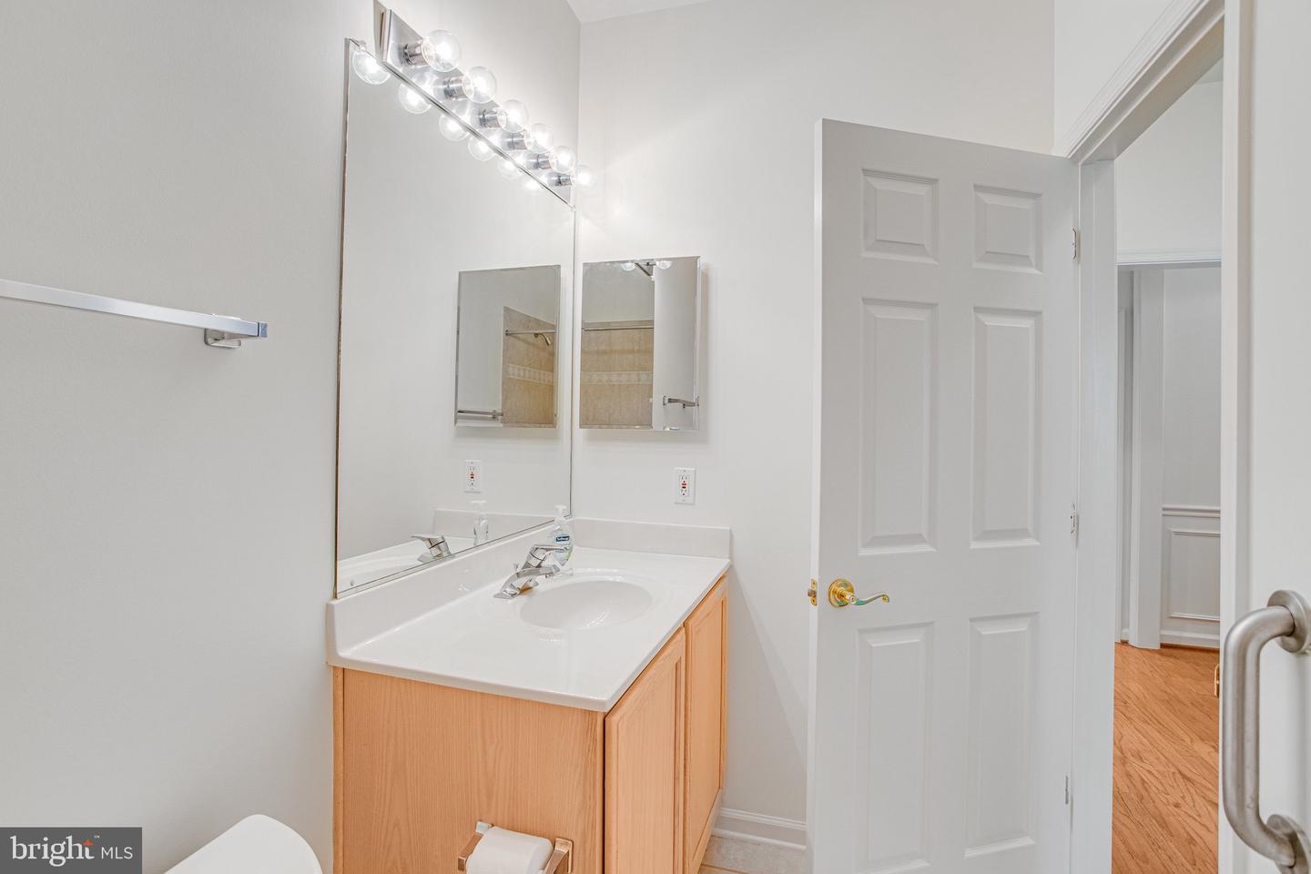 64 Gladstone Dr