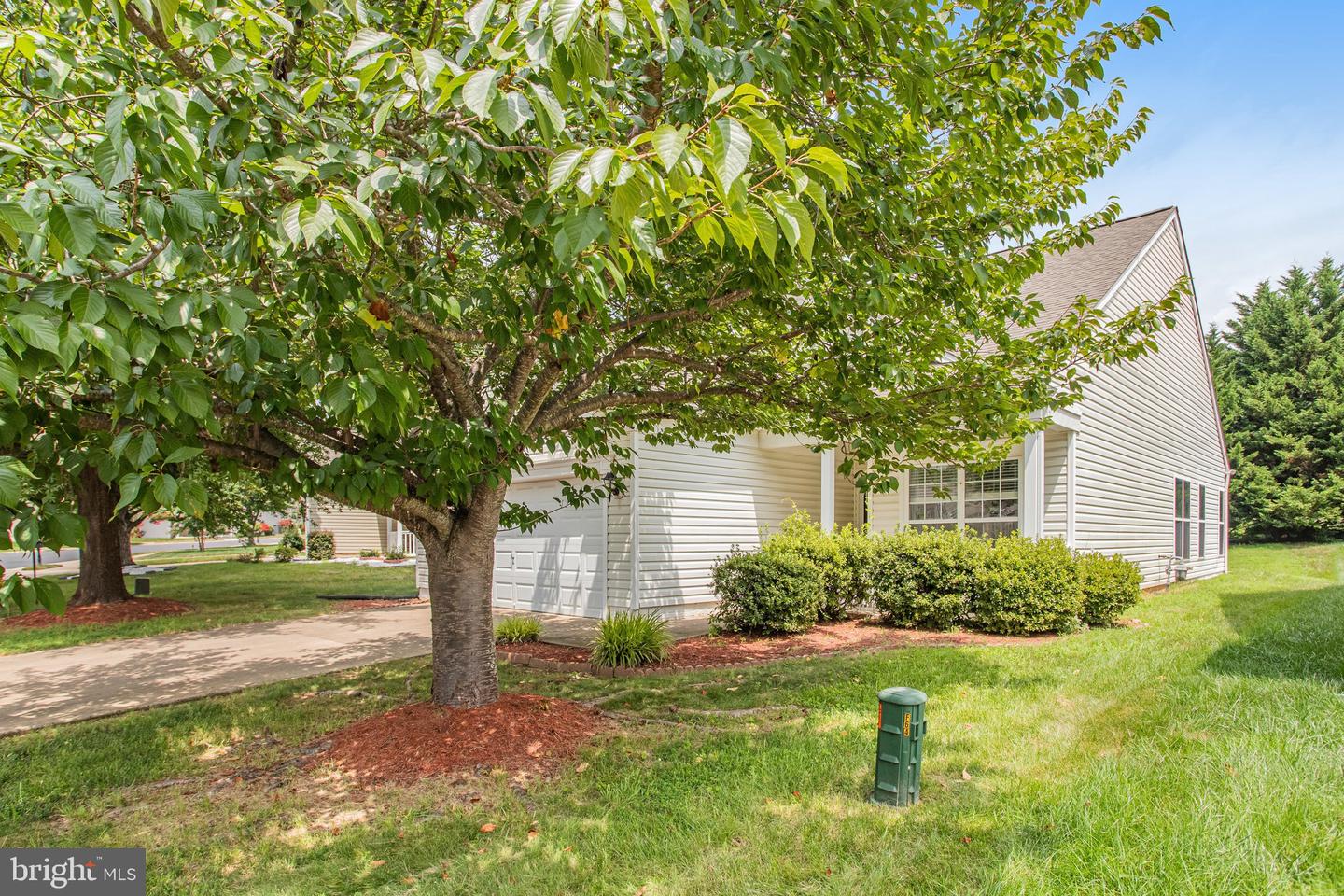 64 Gladstone Dr