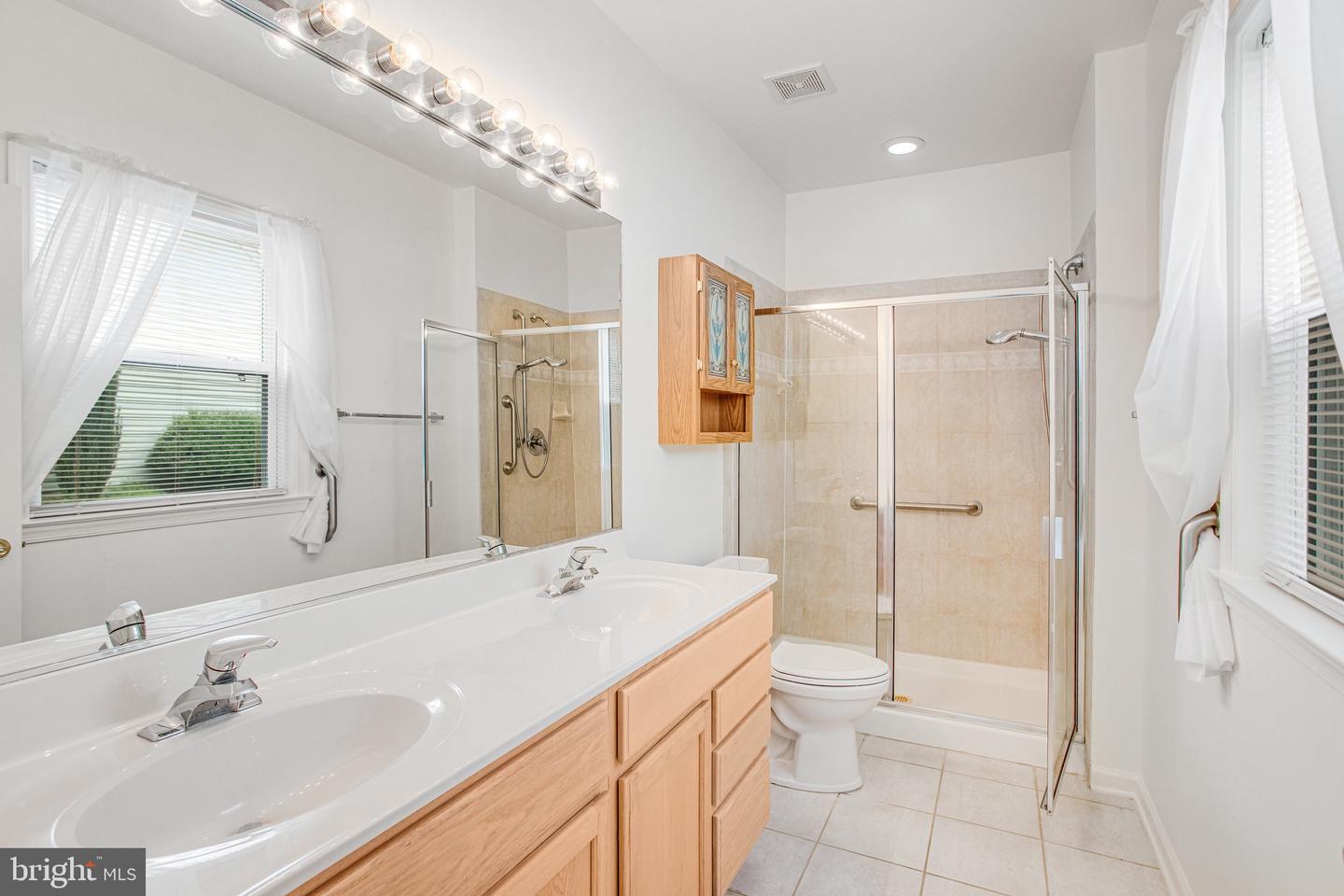 64 Gladstone Dr