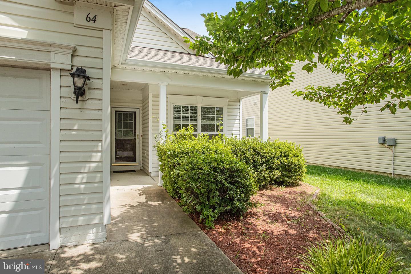 64 Gladstone Dr
