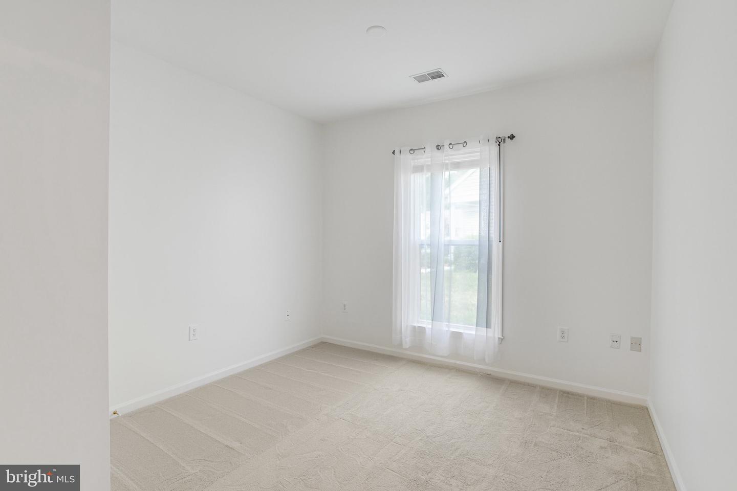 64 Gladstone Dr