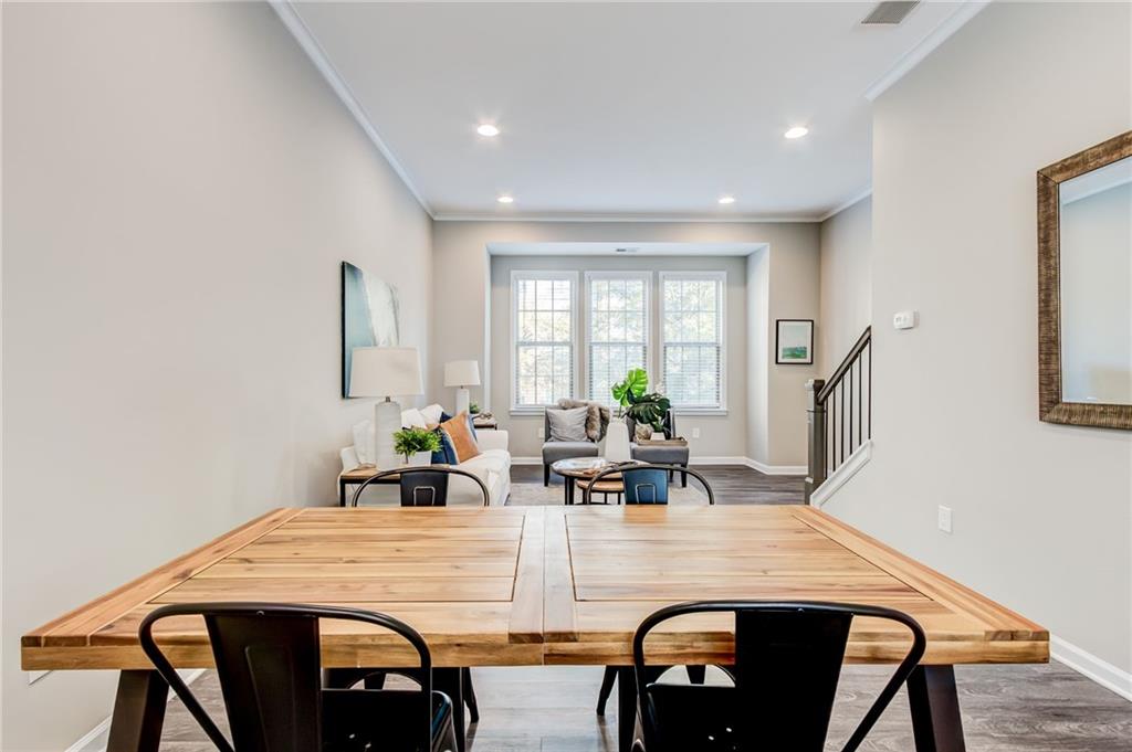 633 Broadview Place