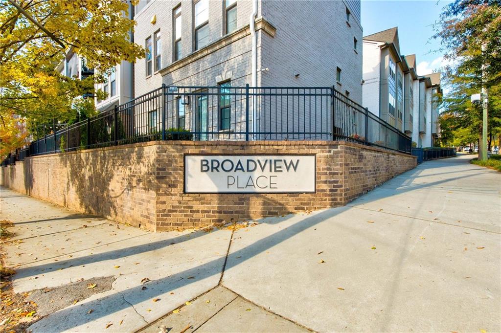 633 Broadview Place