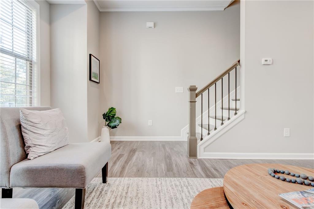 633 Broadview Place