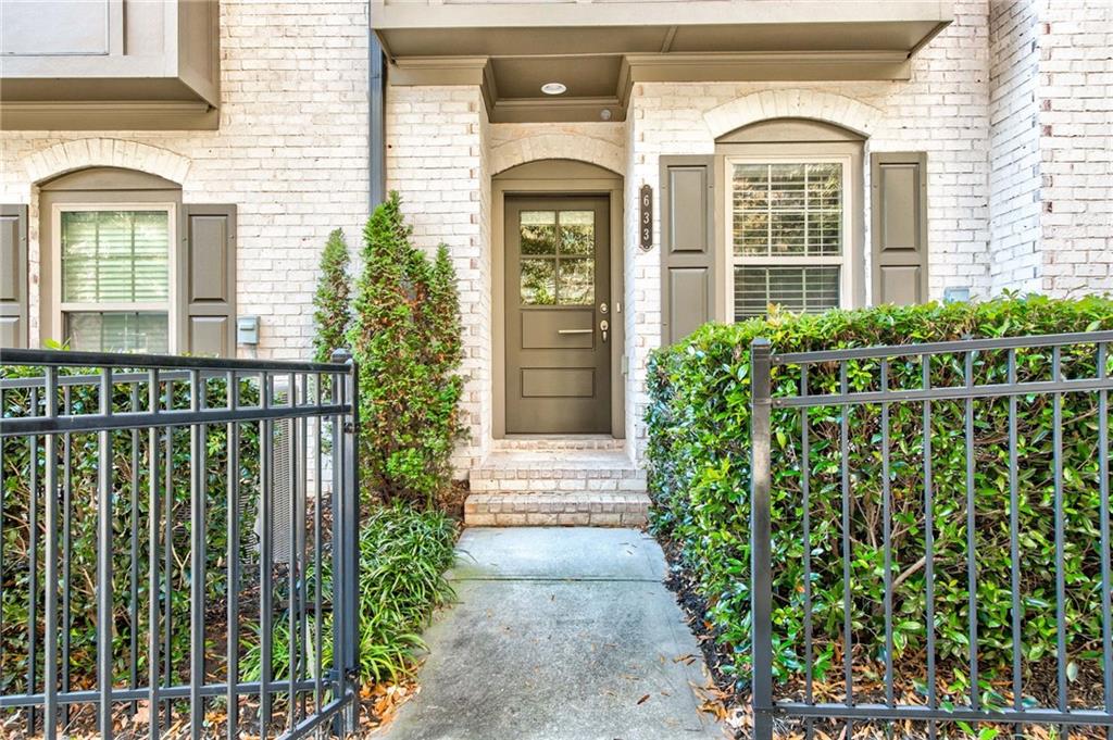 633 Broadview Place