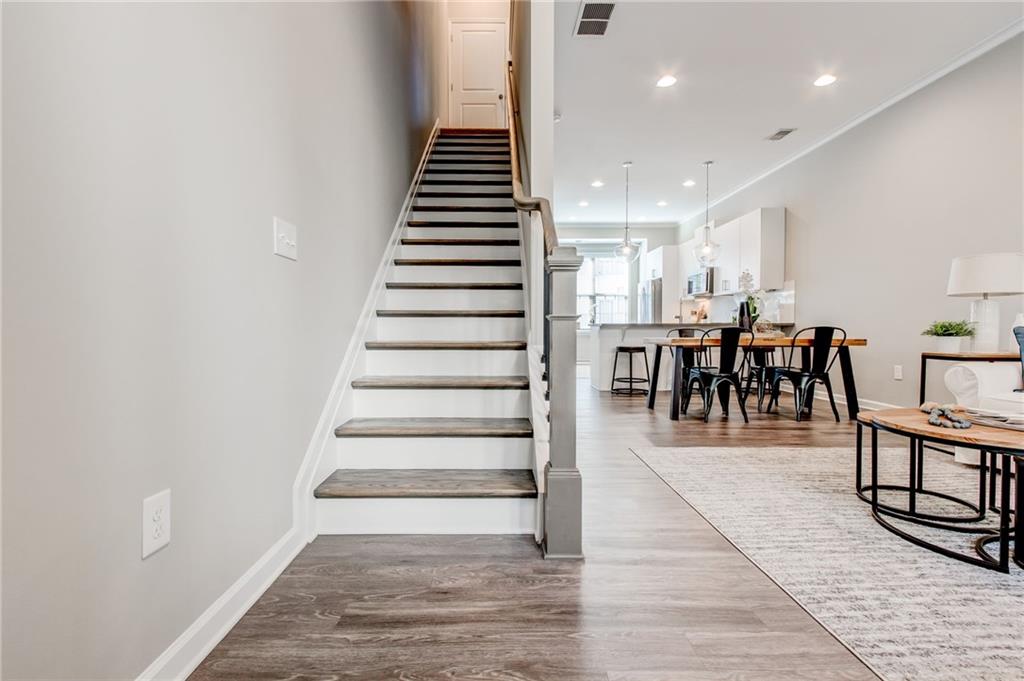 633 Broadview Place