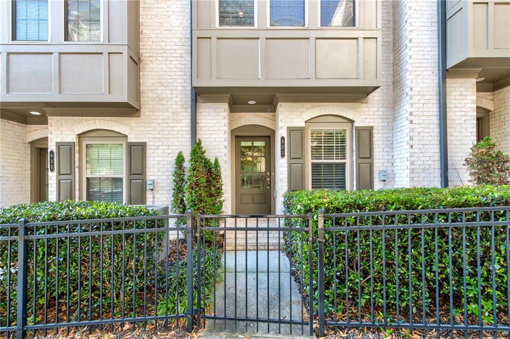 633 Broadview Place