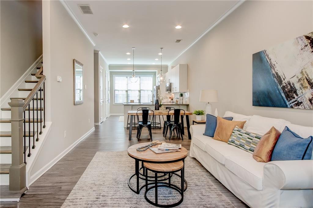 633 Broadview Place