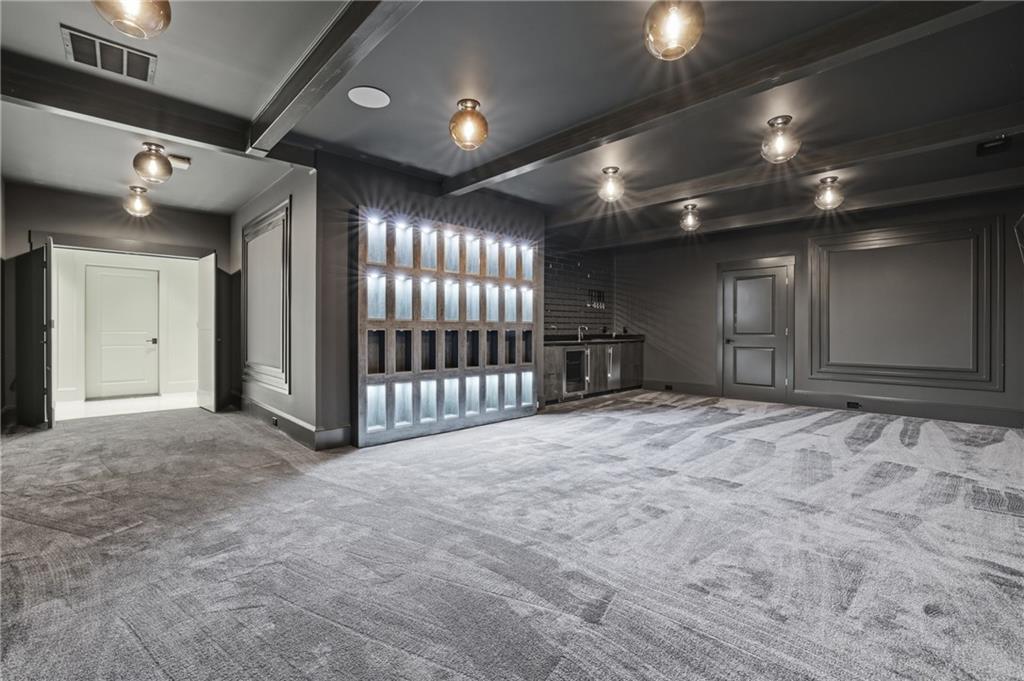 2883 W Roxboro Road NE