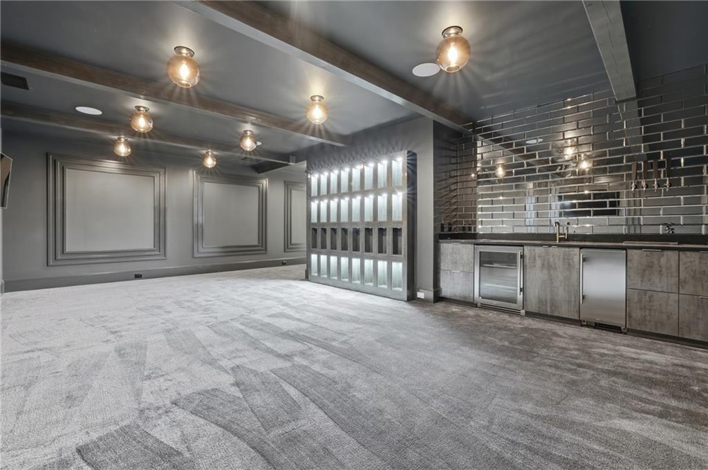 2883 W Roxboro Road NE