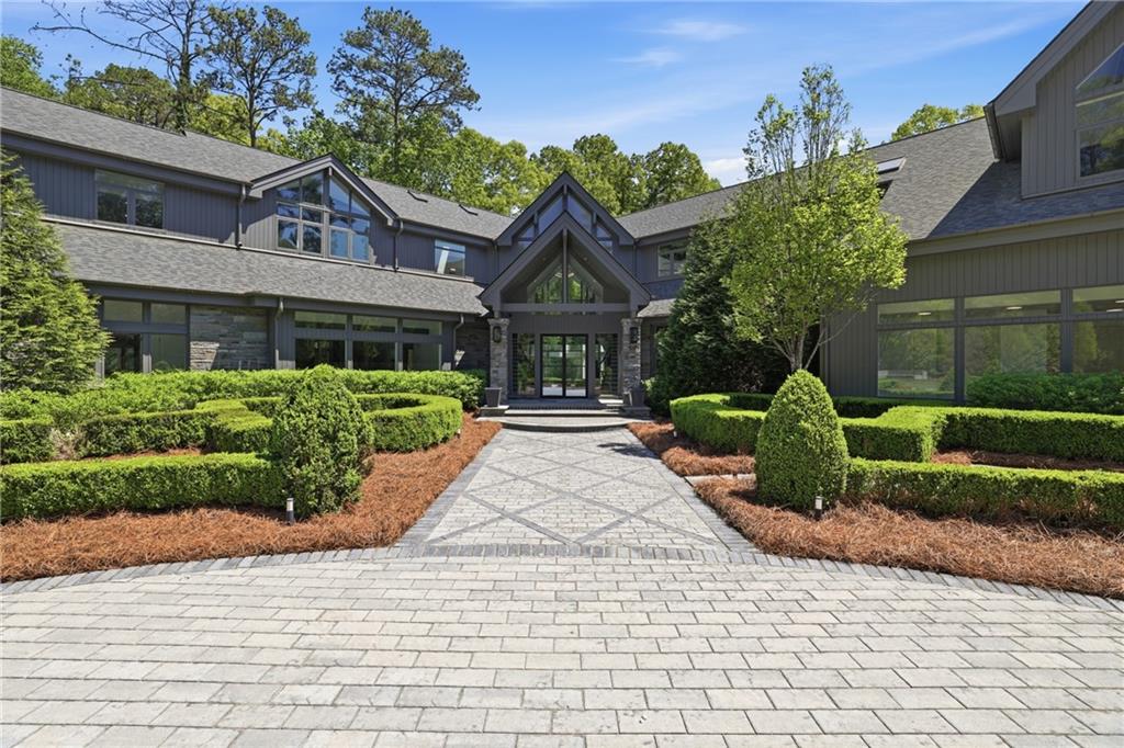 2883 W Roxboro Road NE