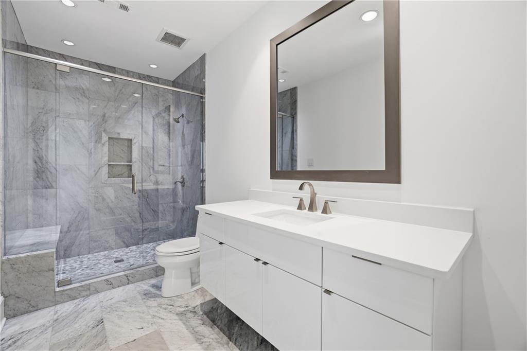 2883 W Roxboro Road NE