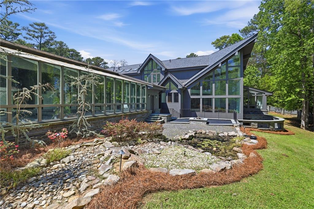 2883 W Roxboro Road NE