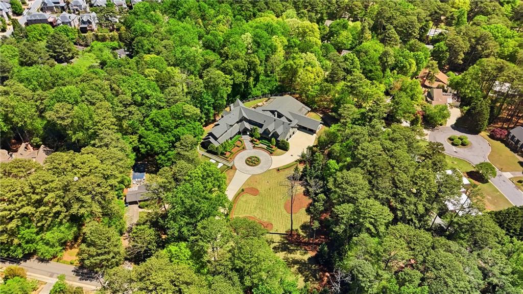 2883 W Roxboro Road NE