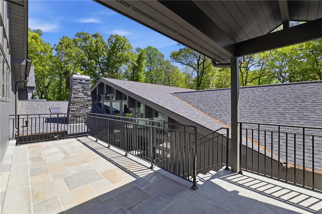2883 W Roxboro Road NE