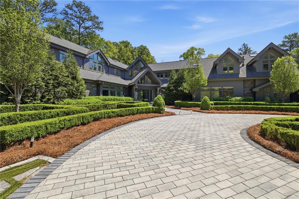 2883 W Roxboro Road NE