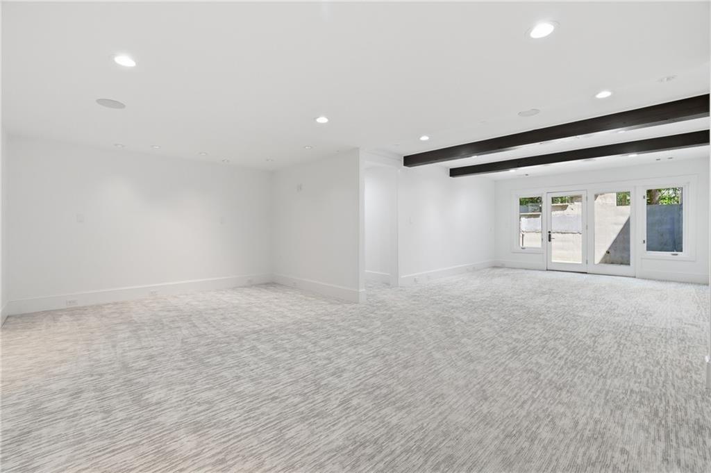 2883 W Roxboro Road NE
