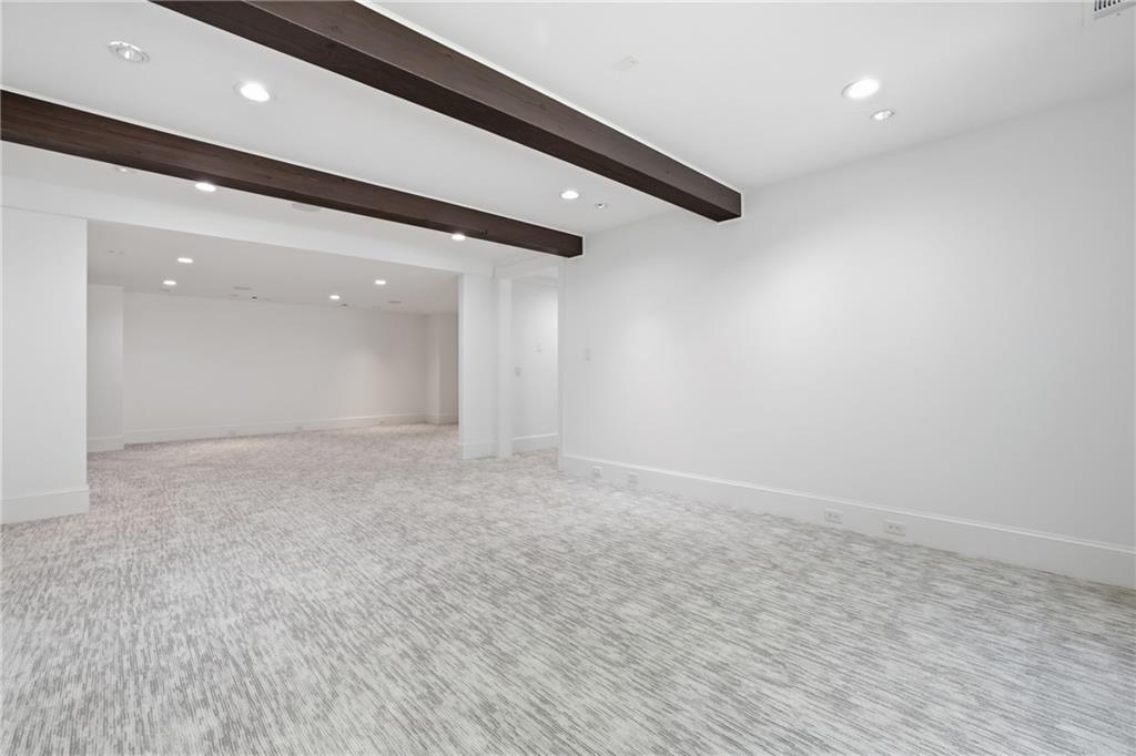 2883 W Roxboro Road NE