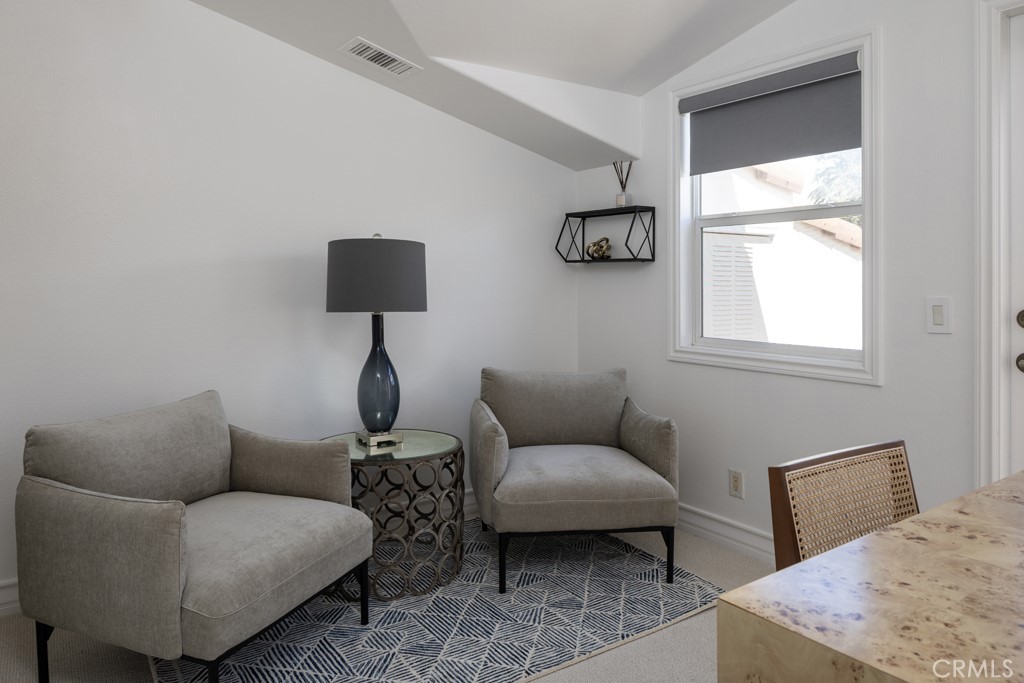 Furnished Lease in The Village