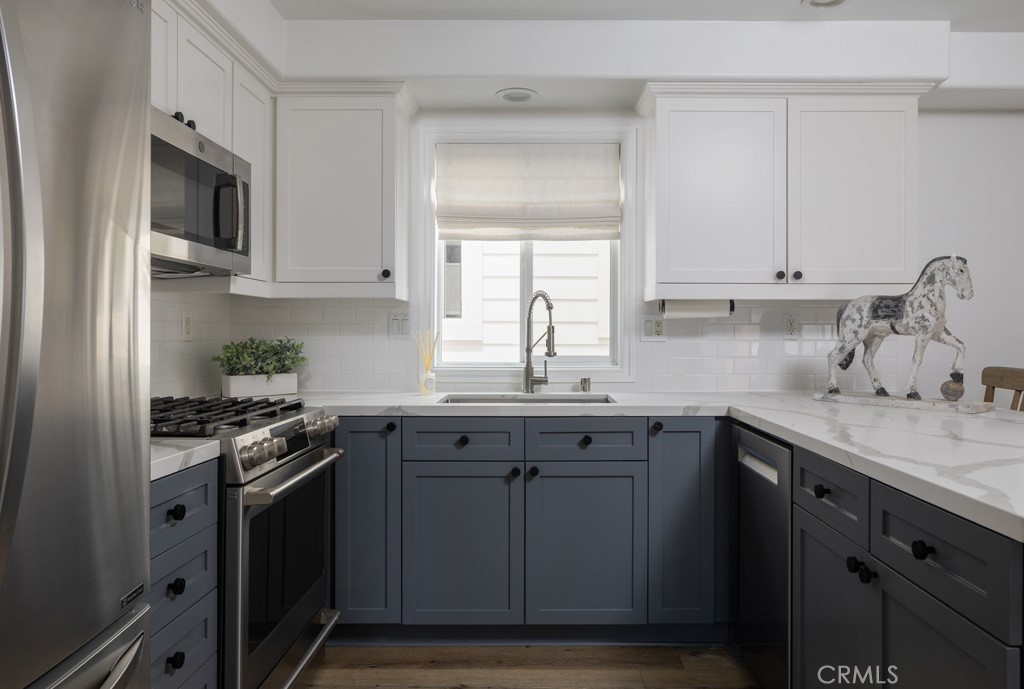 Furnished Lease in The Village