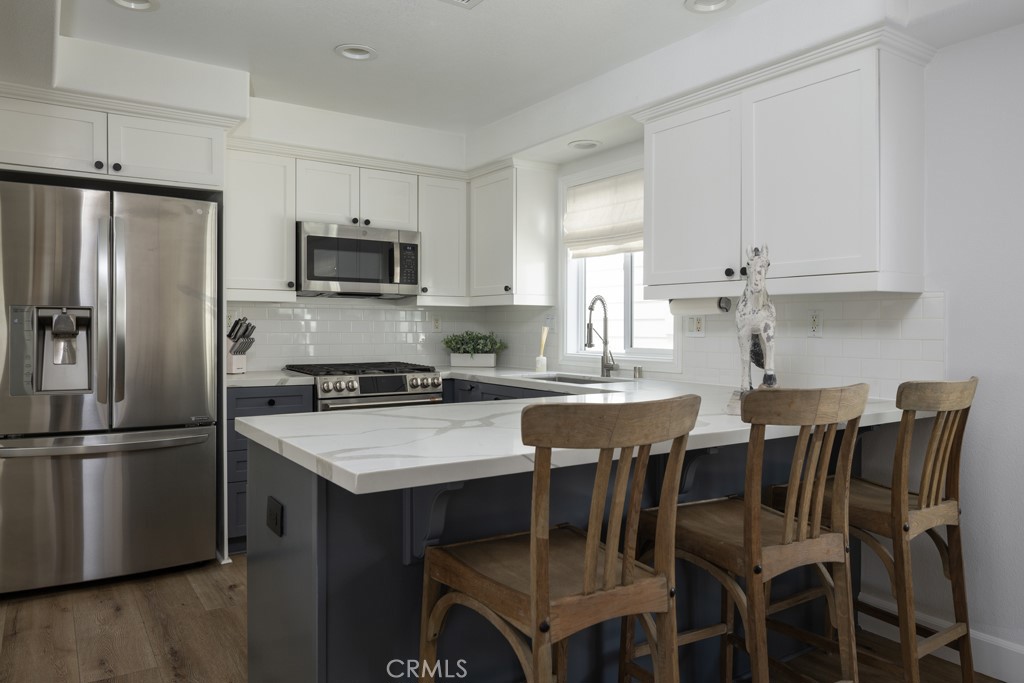 Furnished Lease in The Village
