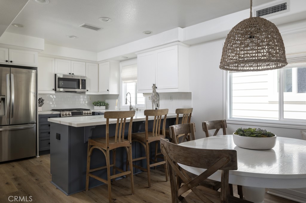Furnished Lease in The Village