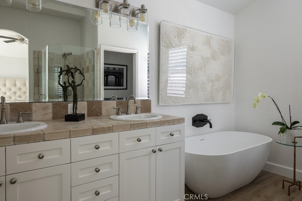 Furnished Lease in The Village