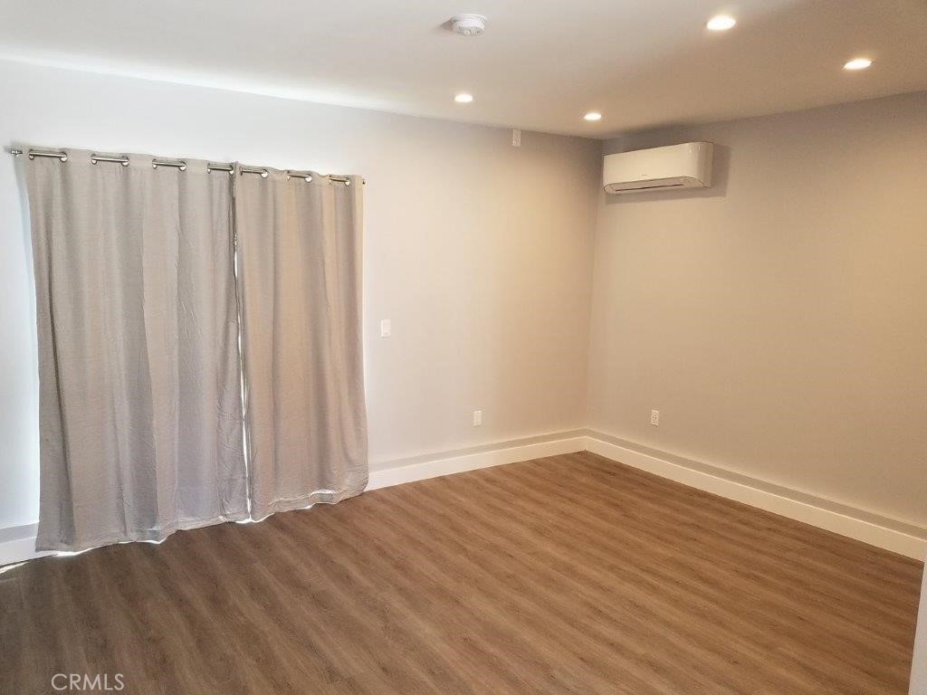 4930 Hesperia Avenue